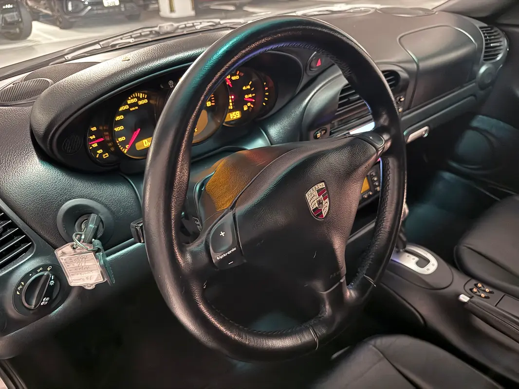 PORSCHE Carrera / 911 2002 - photo 5 - Import Émirats | International Cars