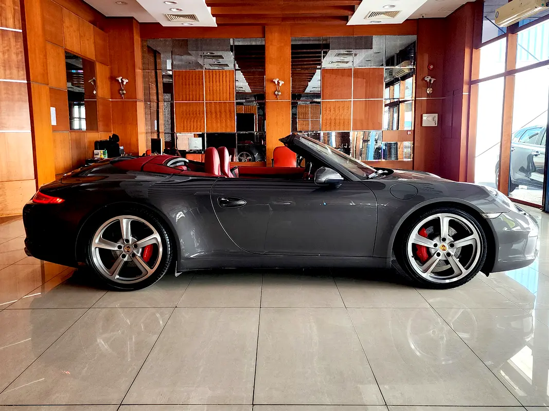 PORSCHE Carrera / 911 Carrera S 2012 - photo 3 - Import Émirats | International Cars