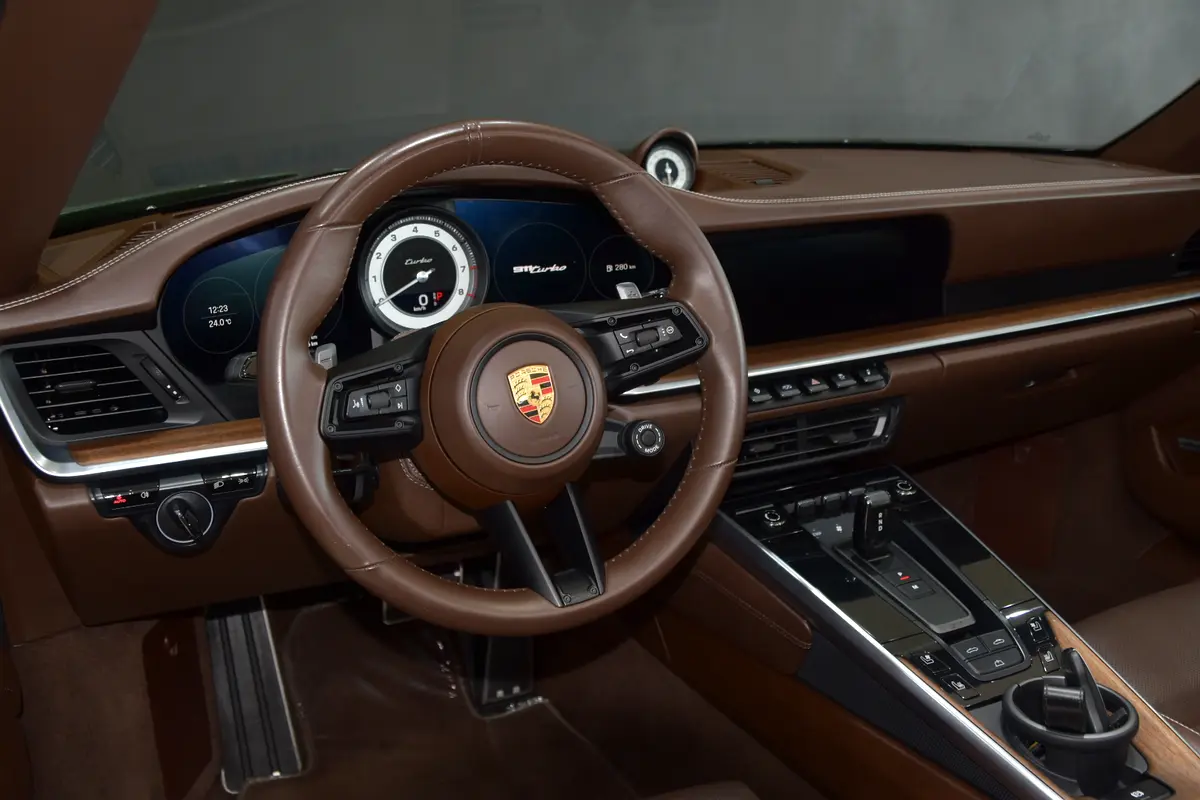 PORSCHE Carrera / 911 Turbo 2021 - photo 11 - Import Émirats | International Cars