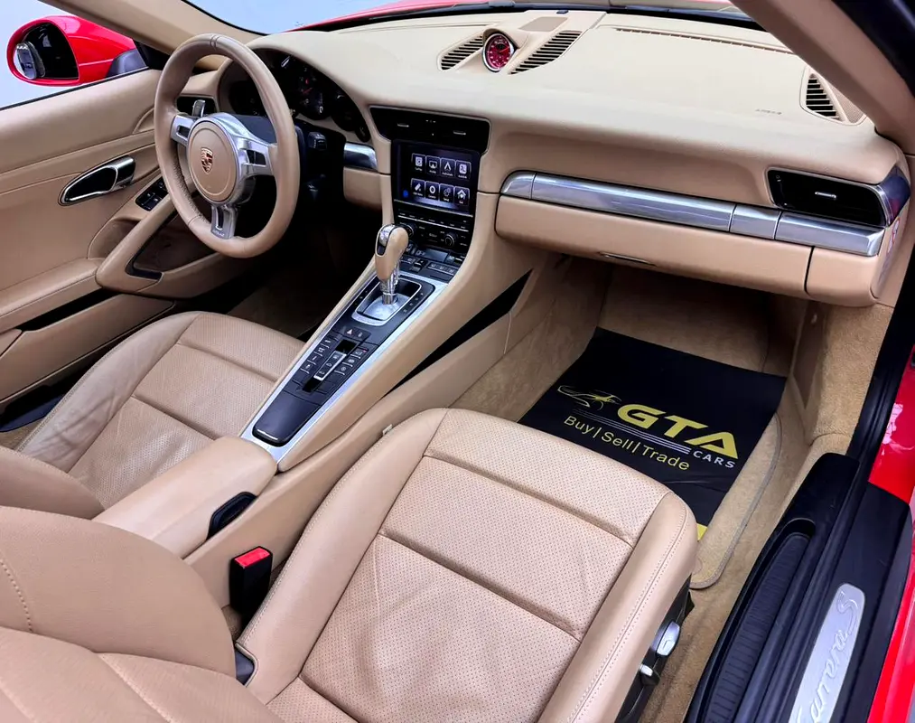 PORSCHE Carrera / 911 Carrera S 2013 - photo 11 - Import Émirats | International Cars