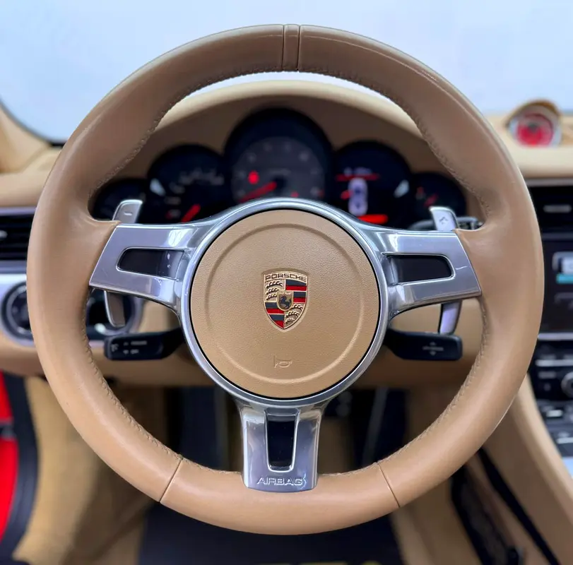 PORSCHE Carrera / 911 Carrera S 2013 - photo 12 - Import Émirats | International Cars