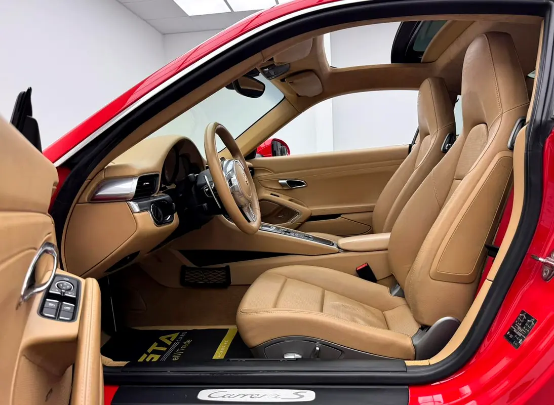PORSCHE Carrera / 911 Carrera S 2013 - photo 8 - Import Émirats | International Cars