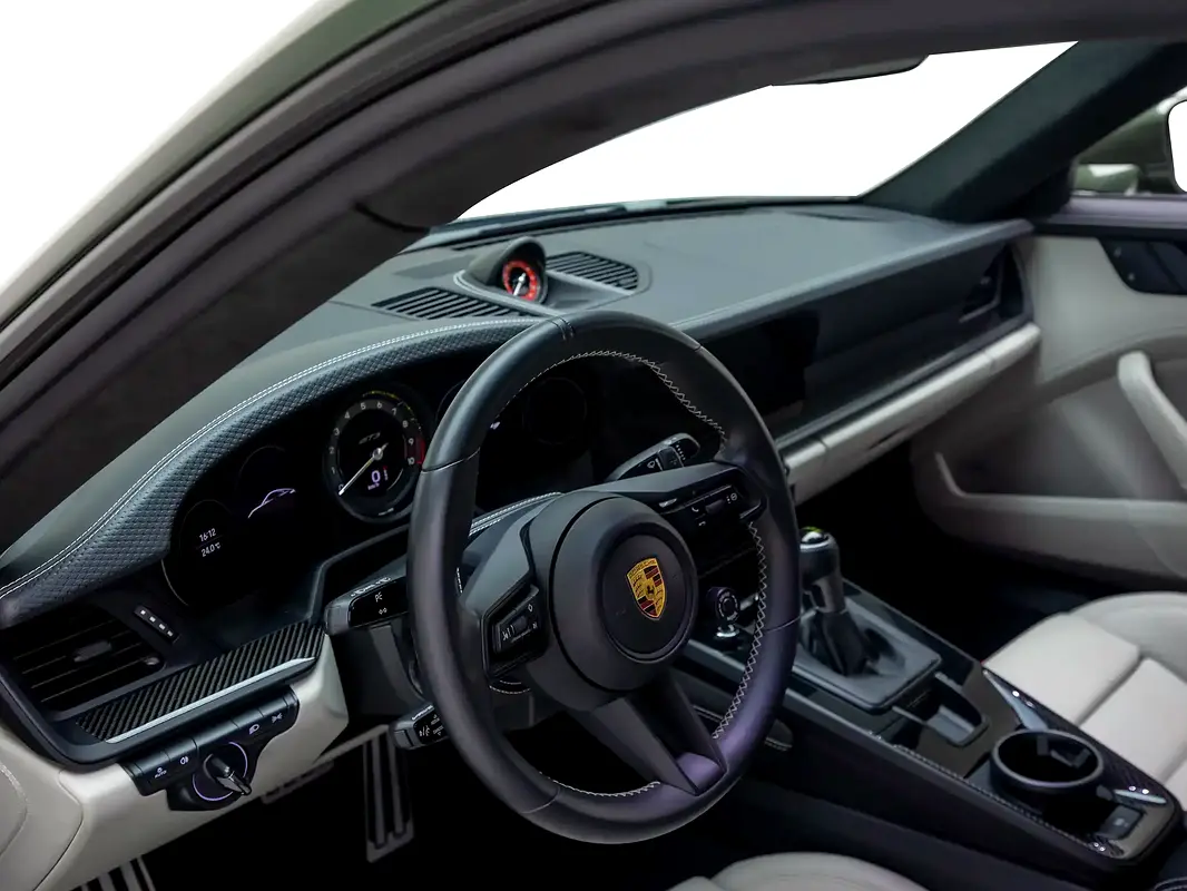 PORSCHE Carrera / 911 GT3 2022 - photo 8 - Import Émirats | International Cars