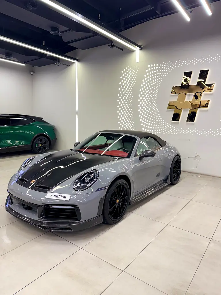 PORSCHE Carrera / 911 Carrera S 2019 - photo 11 - Import Émirats | International Cars