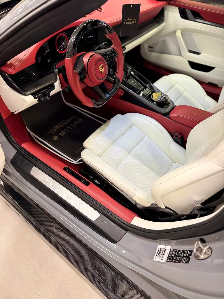 PORSCHE Carrera / 911 Carrera S 2019 - photo 8 - Import Émirats | International Cars