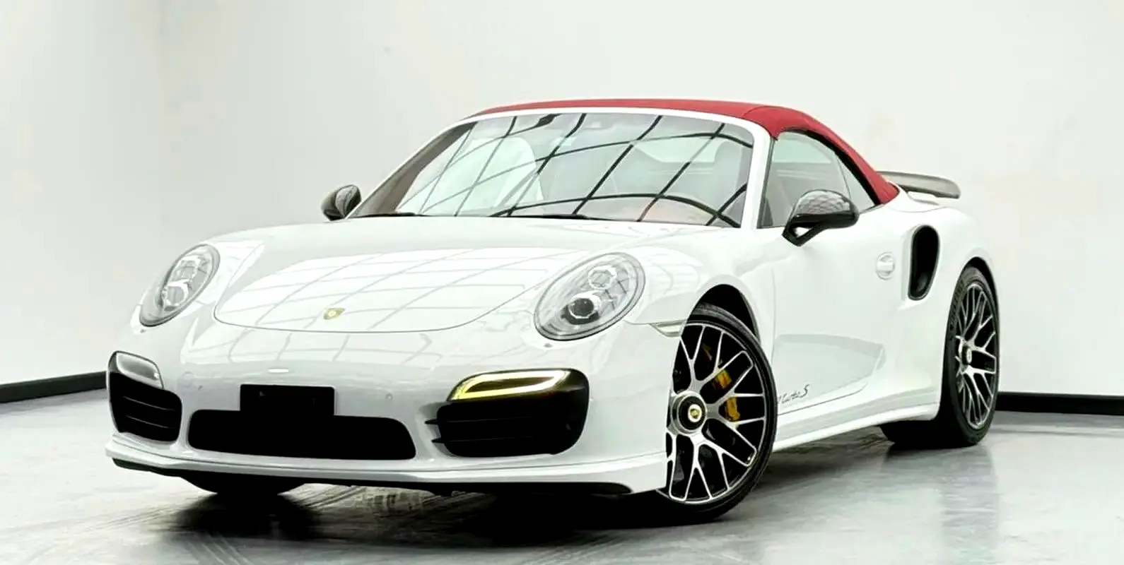 PORSCHE Carrera / 911 Turbo S 2015 - photo 2 - Import Émirats | International Cars