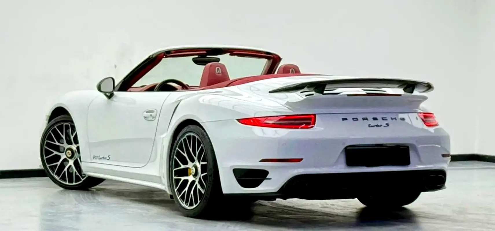 PORSCHE Carrera / 911 Turbo S 2015 - photo 5 - Import Émirats | International Cars