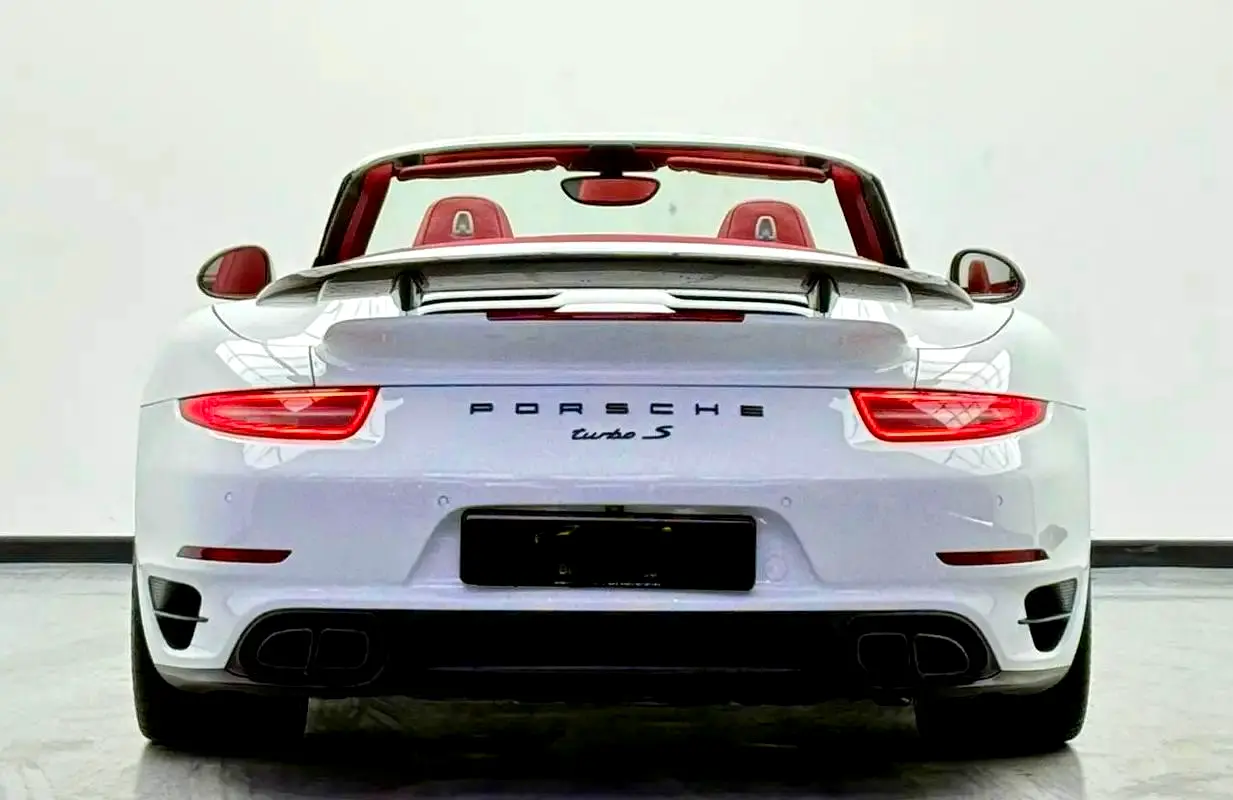 PORSCHE Carrera / 911 Turbo S 2015 - photo 6 - Import Émirats | International Cars