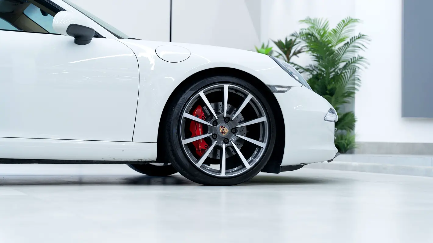 PORSCHE Carrera / 911 Carrera S 2014 - photo 11 - Import Émirats | International Cars