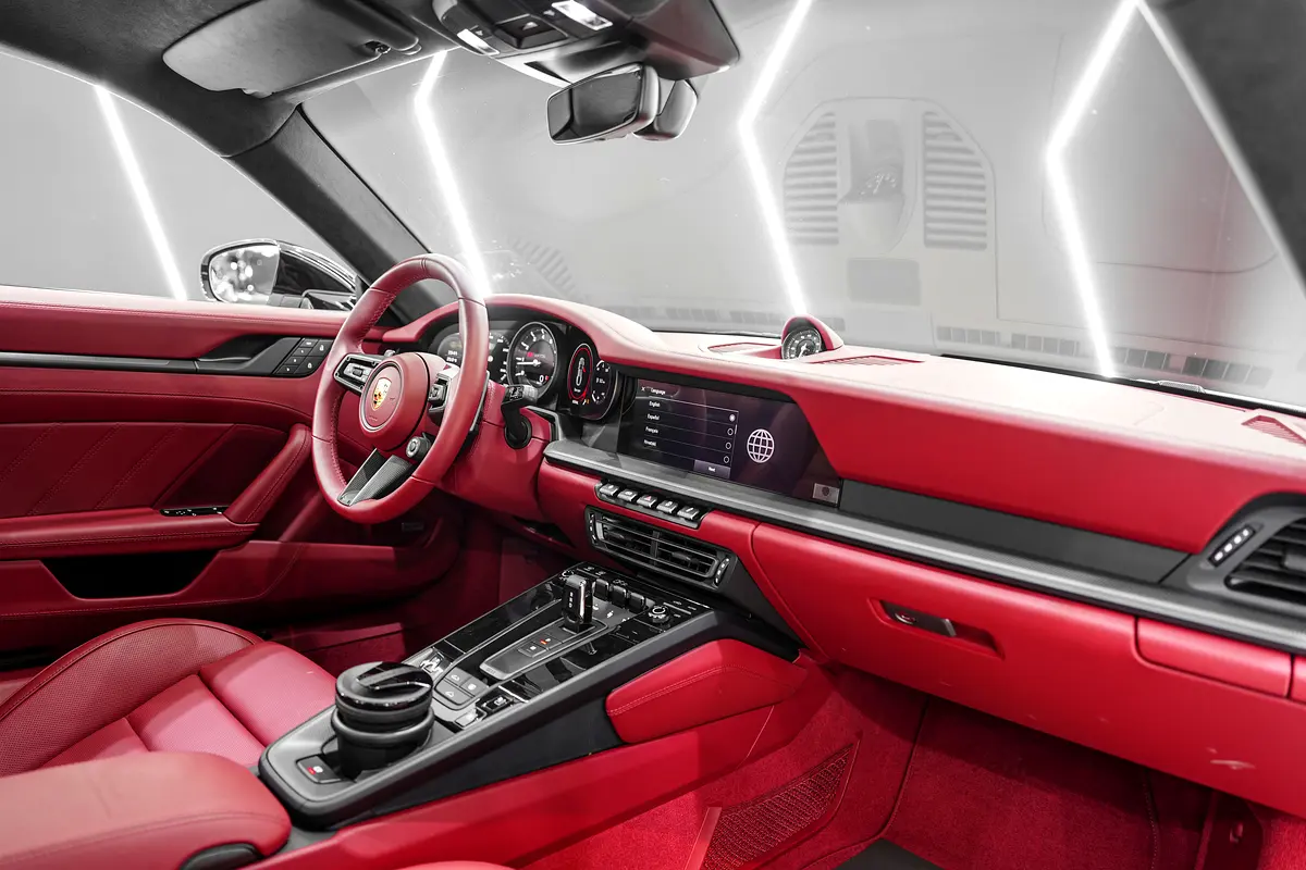 PORSCHE Carrera / 911 GTS 2024 - photo 6 - Import Émirats | International Cars