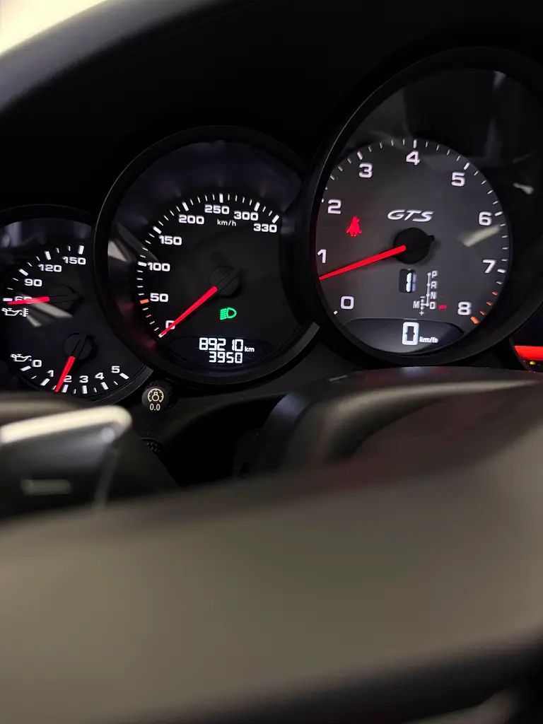 PORSCHE Carrera / 911 GTS 2017 - photo 11 - Import Émirats | International Cars