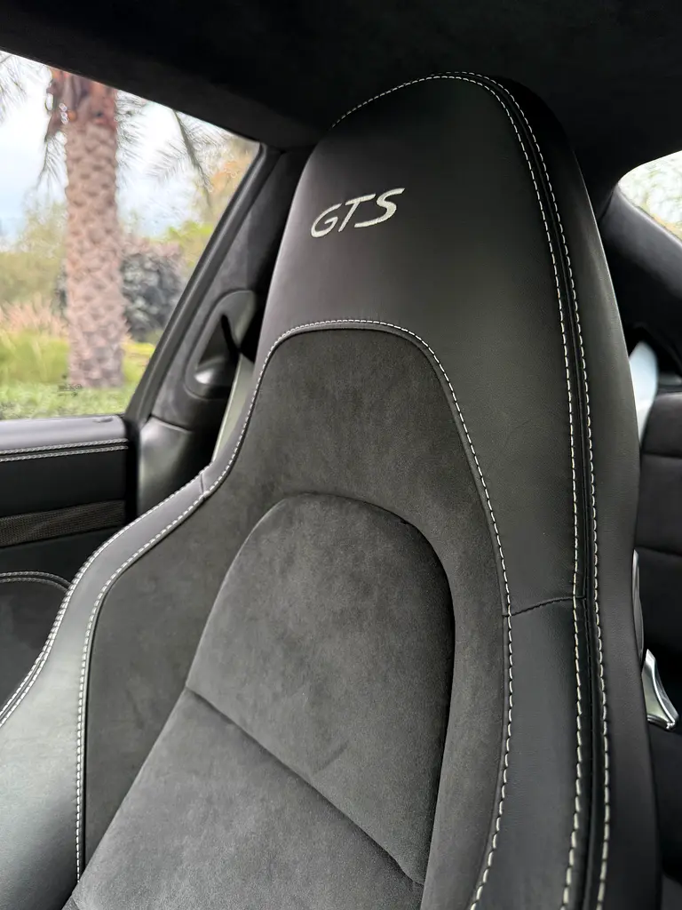 PORSCHE Carrera / 911 GTS 2017 - photo 6 - Import Émirats | International Cars