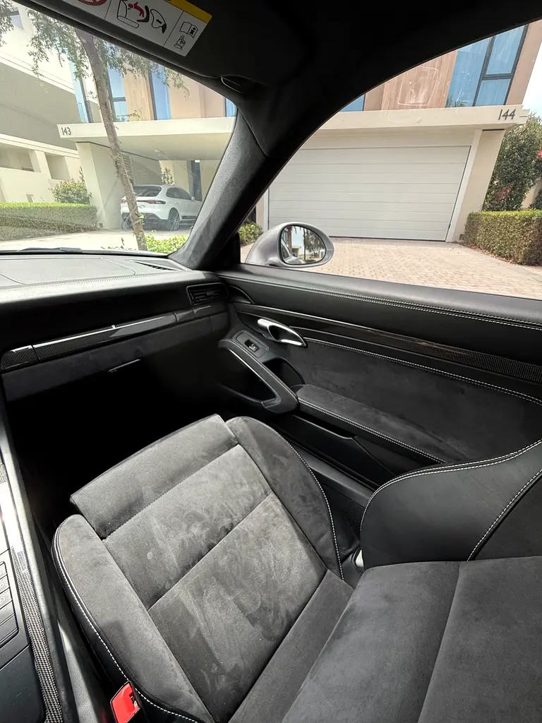 PORSCHE Carrera / 911 GTS 2017 - photo 7 - Import Émirats | International Cars