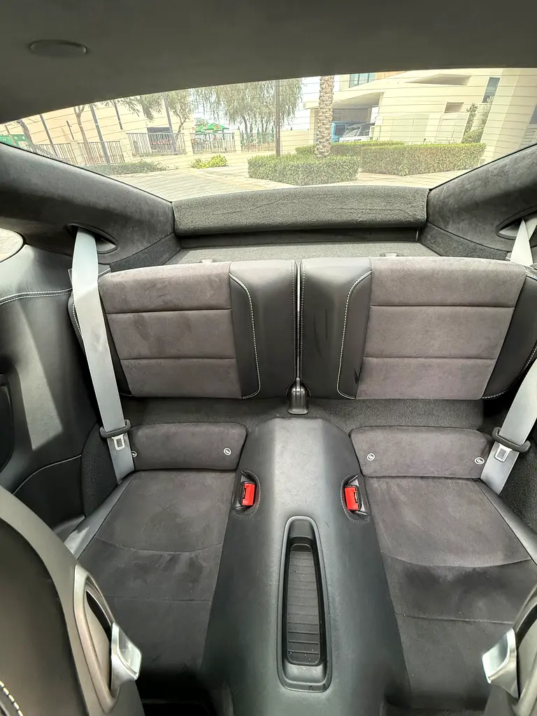 PORSCHE Carrera / 911 GTS 2017 - photo 8 - Import Émirats | International Cars