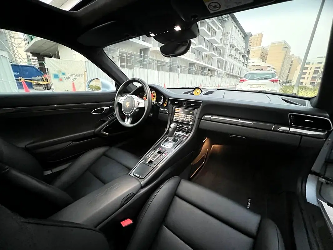 PORSCHE Carrera / 911 Turbo S 2015 - photo 6 - Import Émirats | International Cars