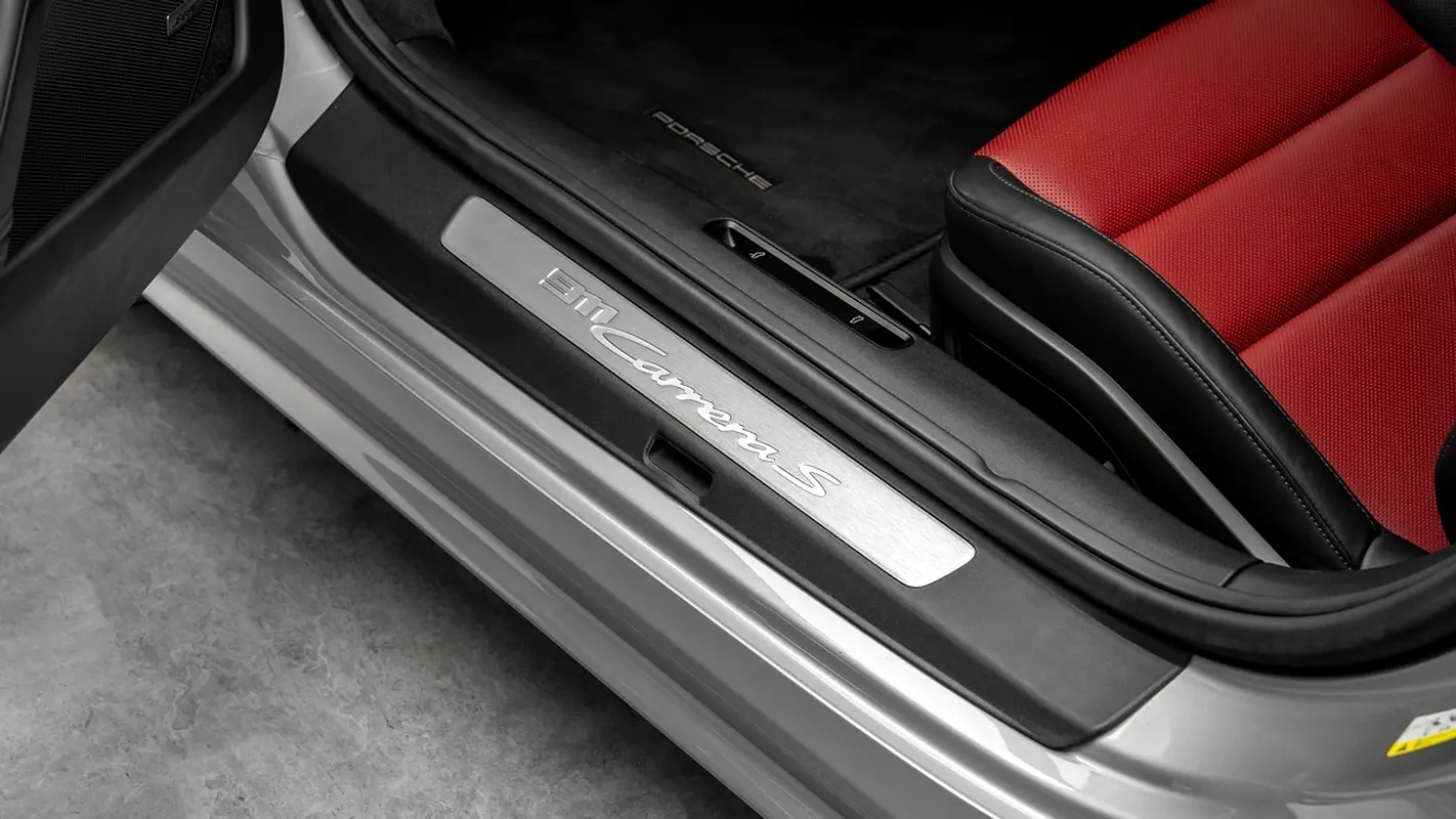 PORSCHE Carrera / 911 Carrera S 2024 - photo 7 - Import Émirats | International Cars