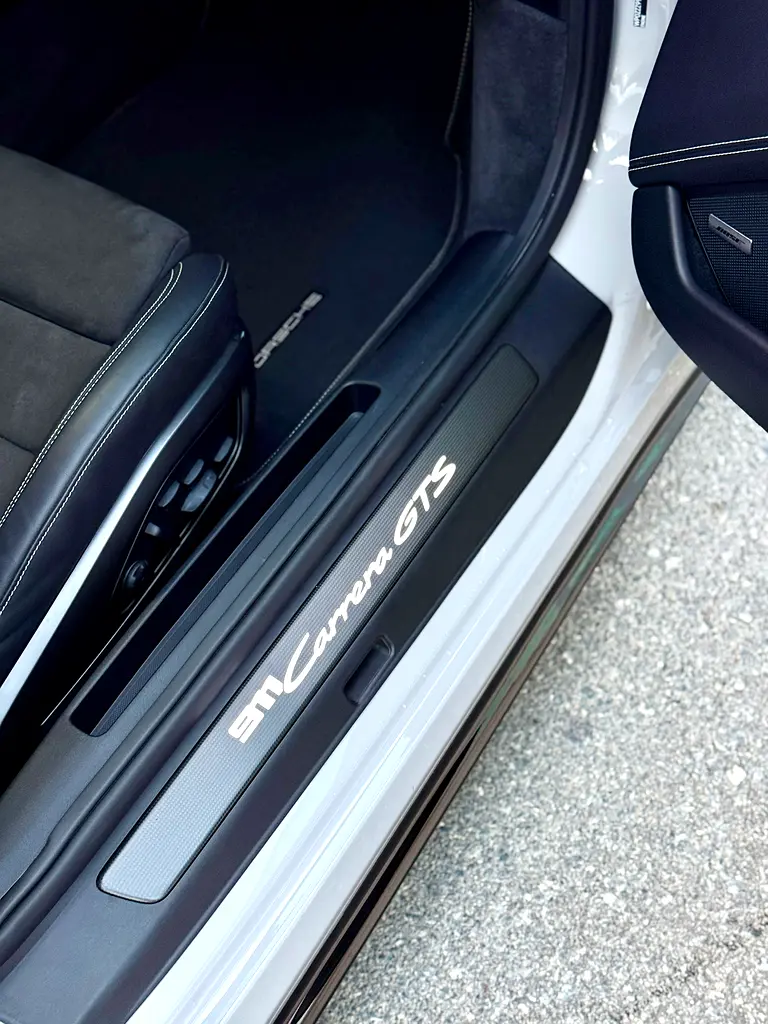 PORSCHE Carrera / 911 GTS 2023 - photo 12 - Import Émirats | International Cars