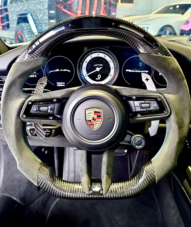 PORSCHE Carrera / 911 GTS 2023 - photo 4 - Import Émirats | International Cars