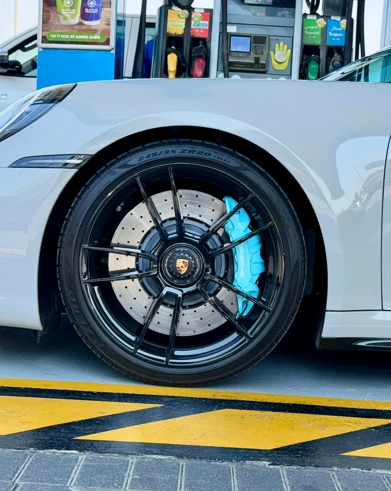 PORSCHE Carrera / 911 GTS 2023 - photo 6 - Import Émirats | International Cars