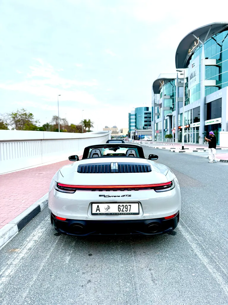 PORSCHE Carrera / 911 GTS 2023 - photo 9 - Import Émirats | International Cars