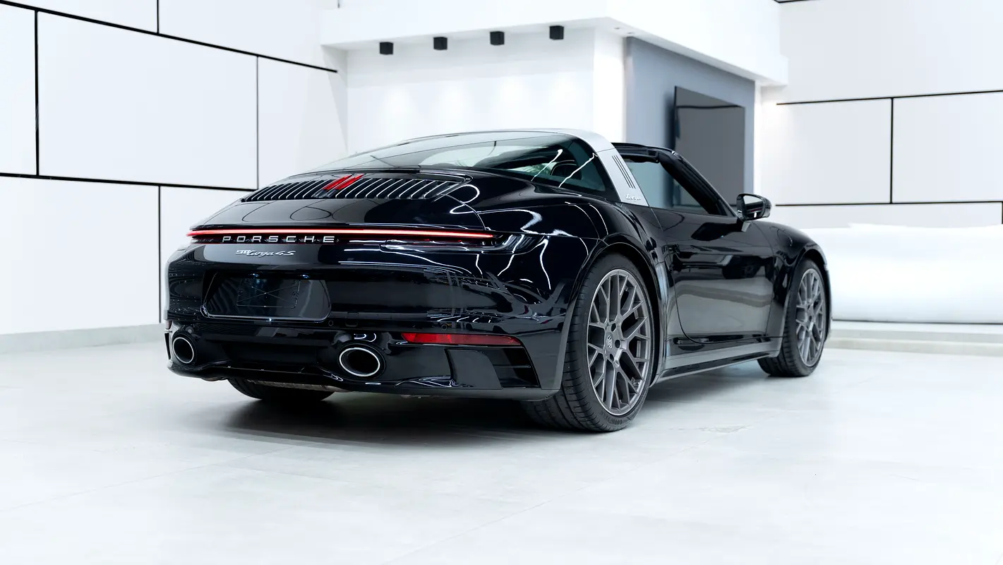 PORSCHE Carrera / 911 Targa 4S 2024 - photo 10 - Import Émirats | International Cars