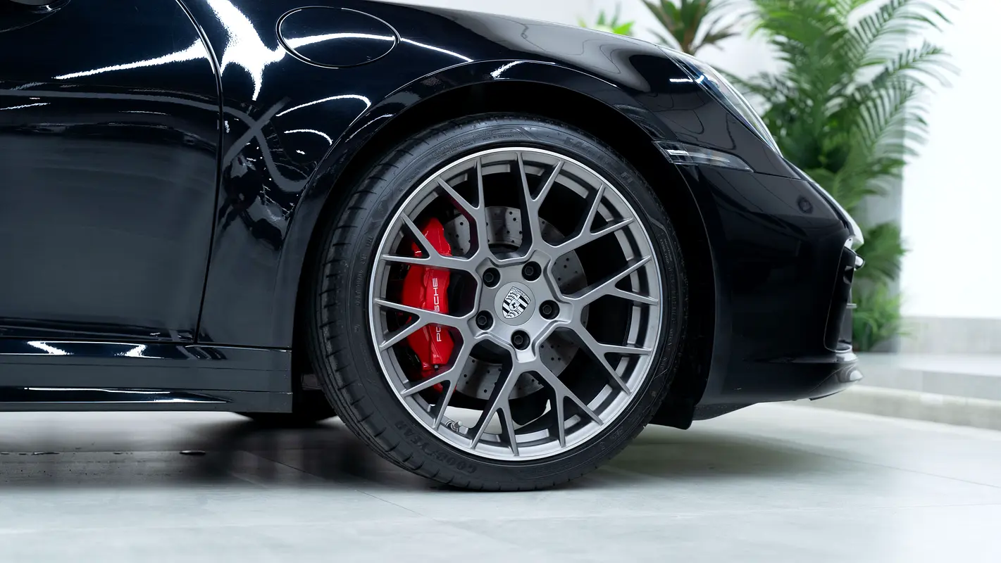 PORSCHE Carrera / 911 Targa 4S 2024 - photo 11 - Import Émirats | International Cars