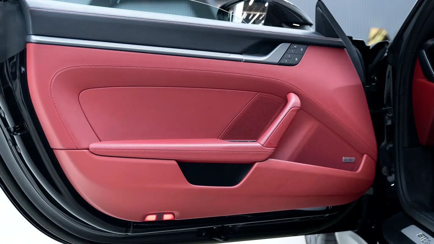 PORSCHE Carrera / 911 Targa 4S 2024 - photo 12 - Import Émirats | International Cars