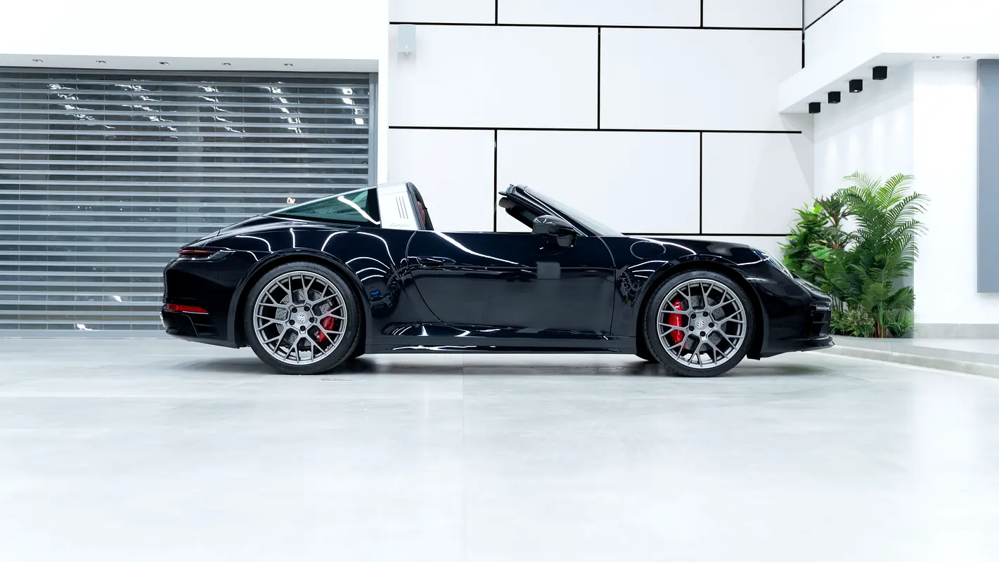PORSCHE Carrera / 911 Targa 4S 2024 - photo 6 - Import Émirats | International Cars