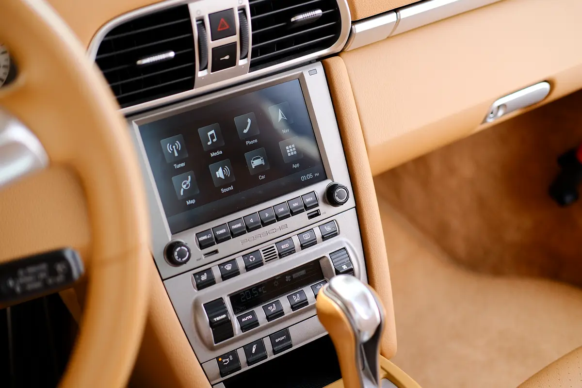 PORSCHE Carrera / 911 Carrera S 2007 - photo 8 - Import Émirats | International Cars