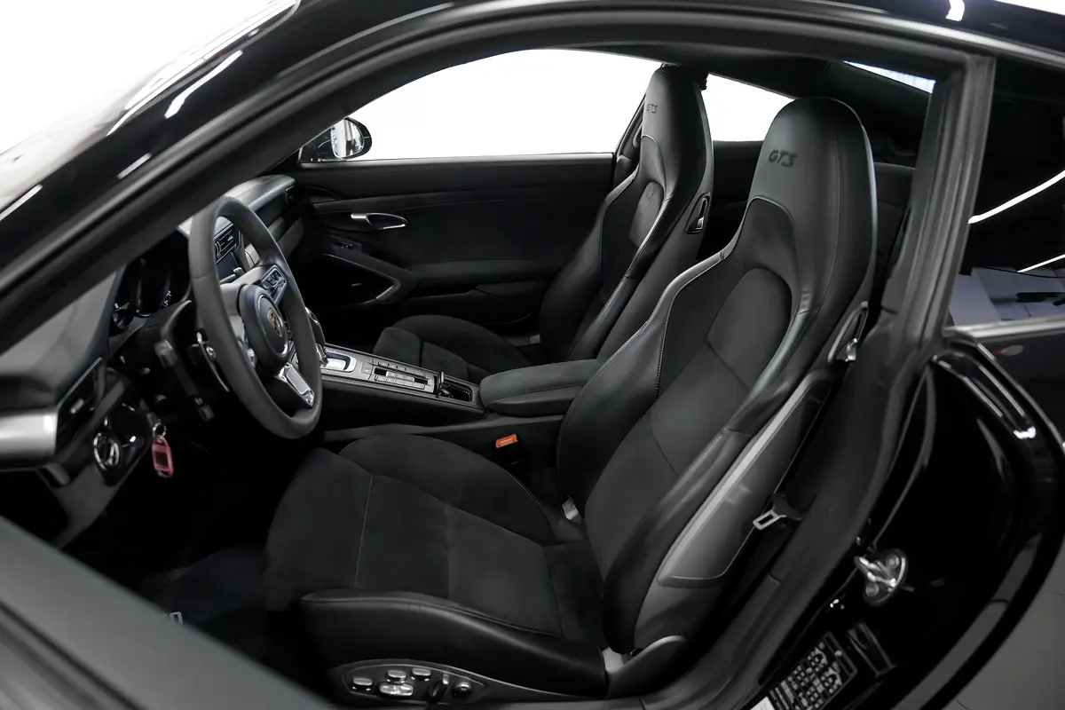 PORSCHE Carrera / 911 4 GTS 2018 - photo 11 - Import Émirats | International Cars