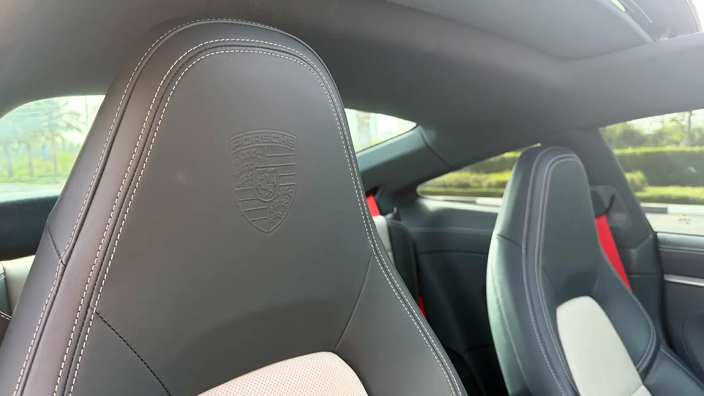 PORSCHE Carrera / 911 Carrera S 2022 - photo 12 - Import Émirats | International Cars