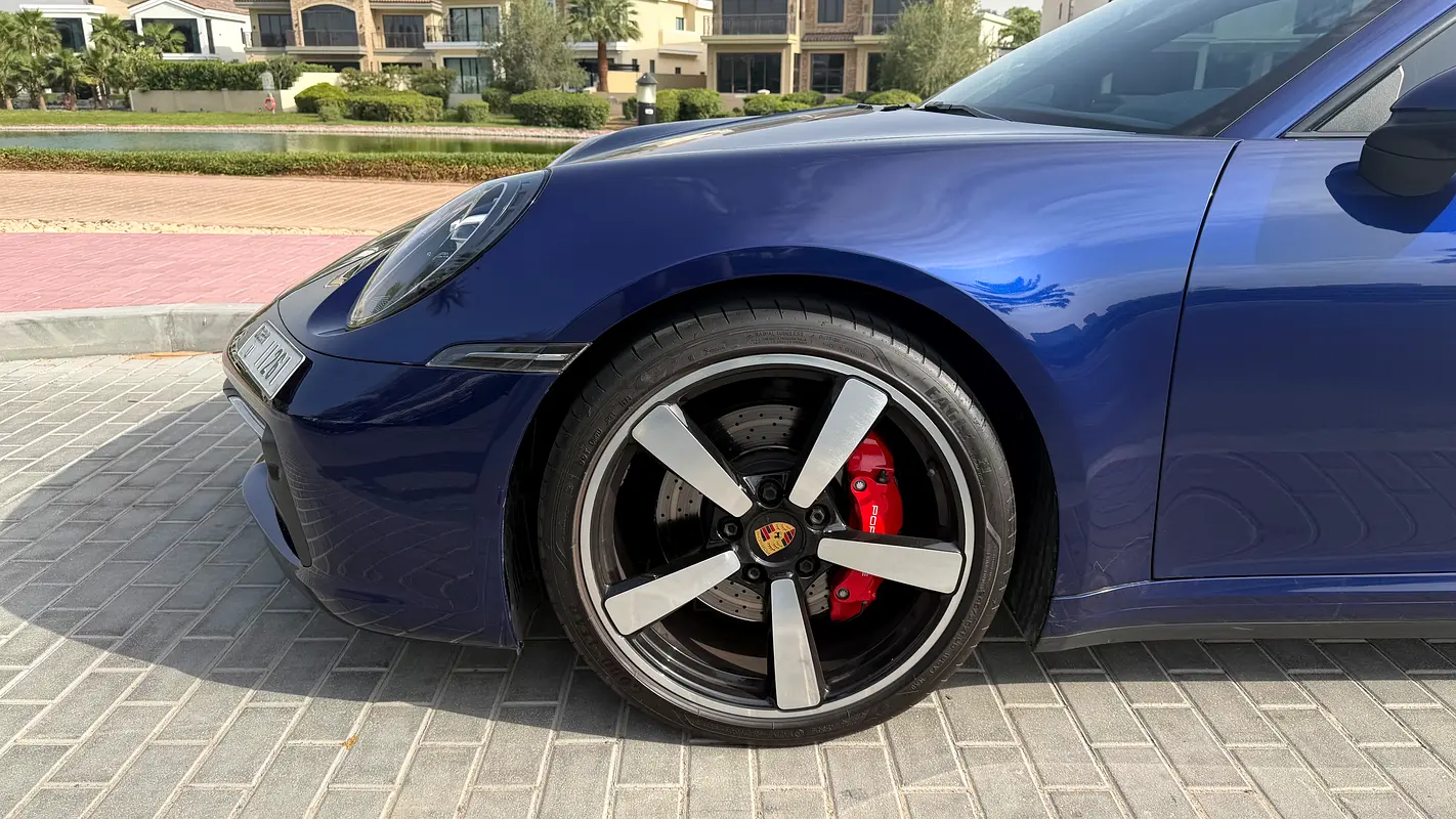 PORSCHE Carrera / 911 Carrera S 2022 - photo 6 - Import Émirats | International Cars