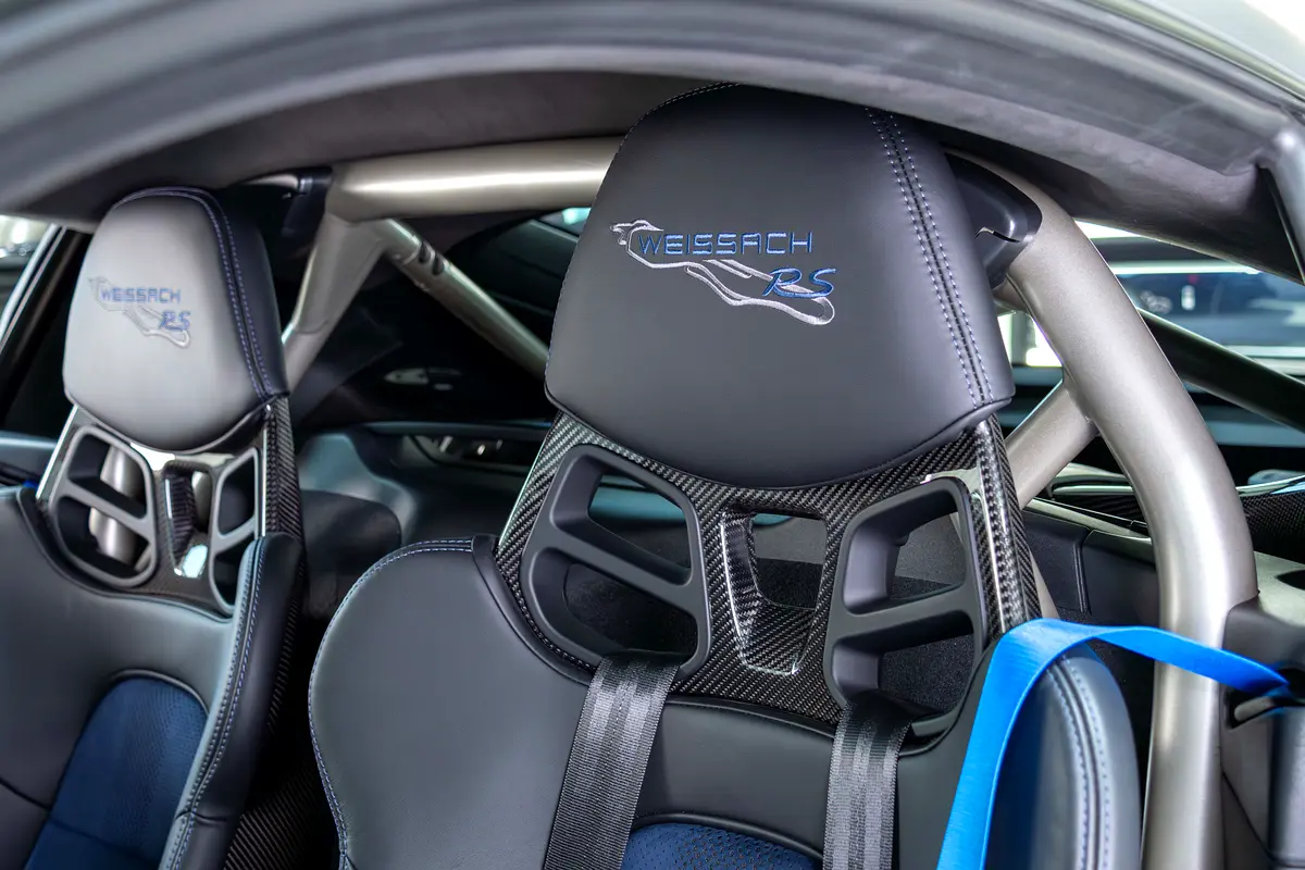 PORSCHE Cayman GT4 RS 2024 - photo 12 - Import Émirats | International Cars