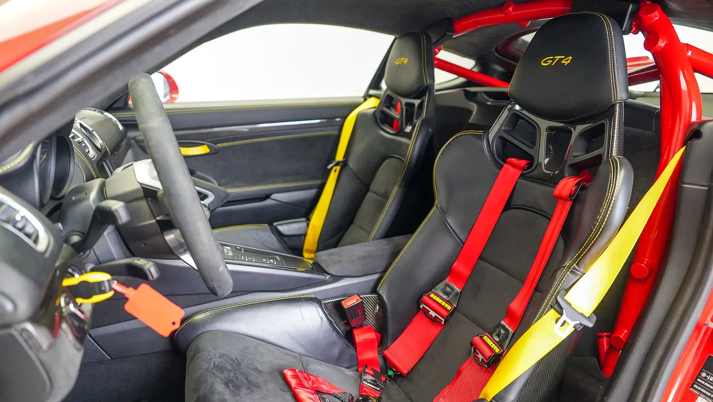 PORSCHE Cayman GT4 2016 - photo 5 - Import Émirats | International Cars