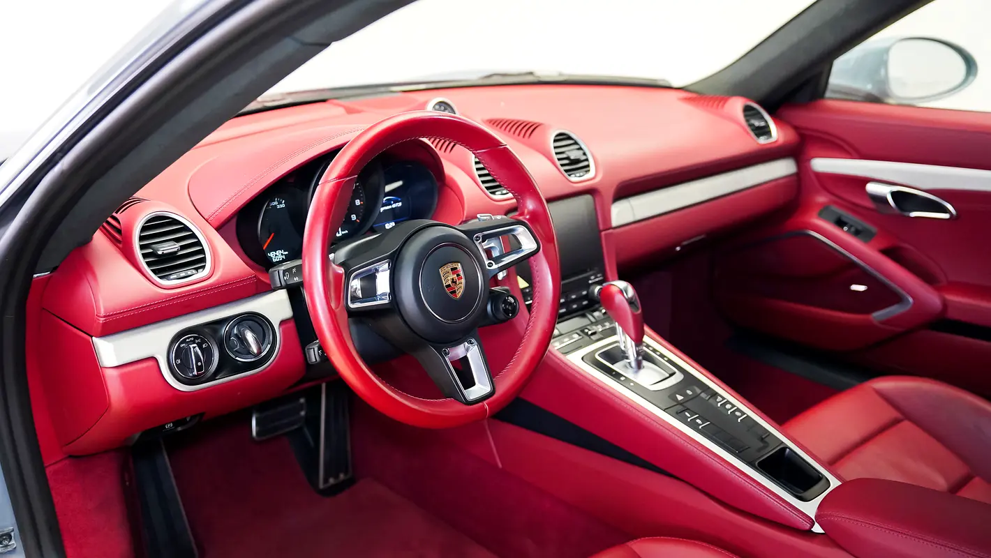 PORSCHE Cayman GTS 2023 - photo 5 - Import Émirats | International Cars