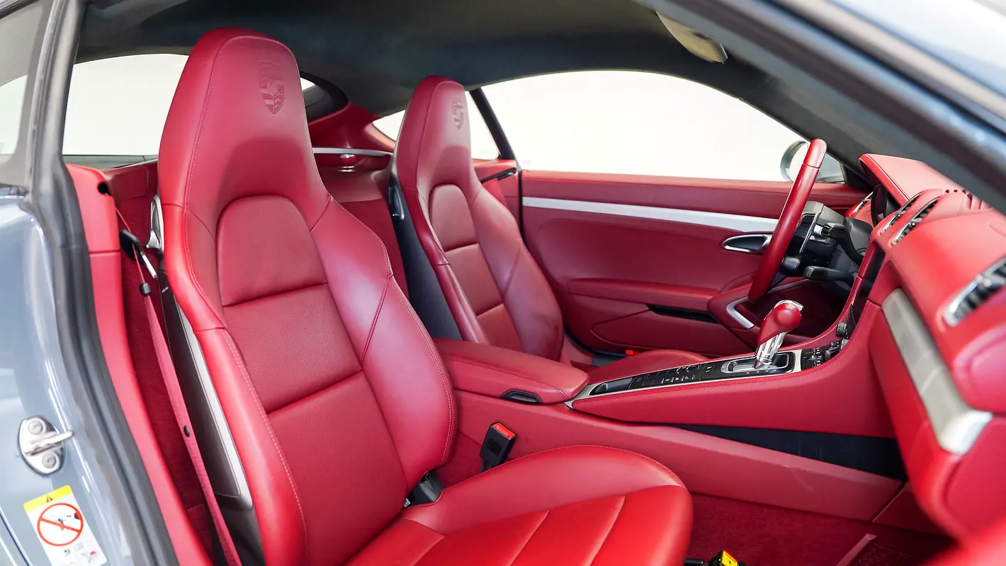 PORSCHE Cayman GTS 2023 - photo 6 - Import Émirats | International Cars