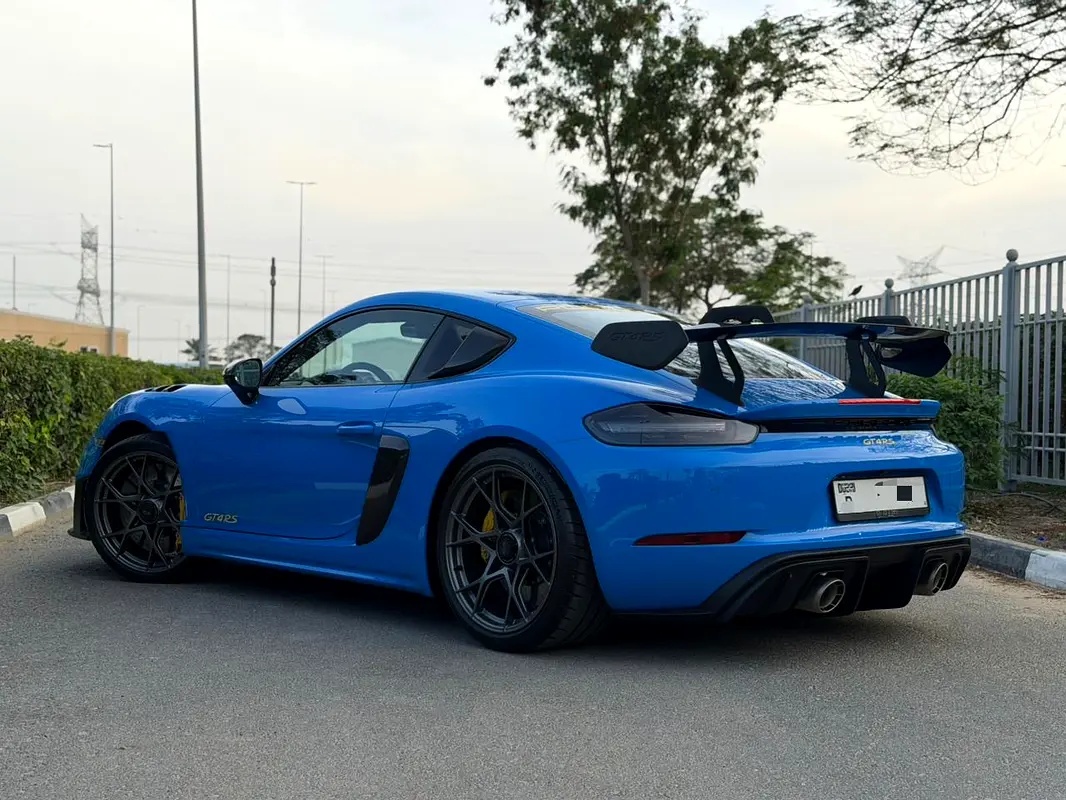 PORSCHE Cayman GT4 RS 2024 - photo 6 - Import Émirats | International Cars