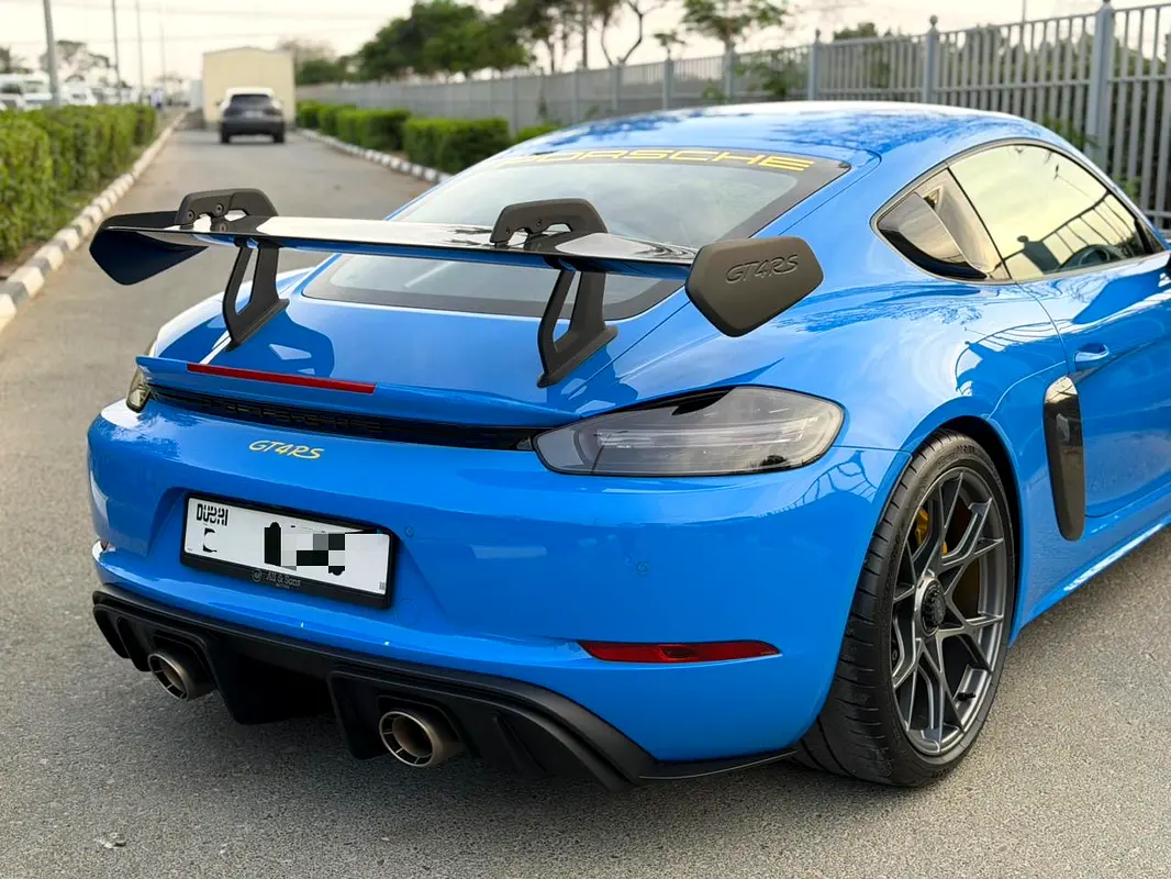 PORSCHE Cayman GT4 RS 2024 - photo 7 - Import Émirats | International Cars