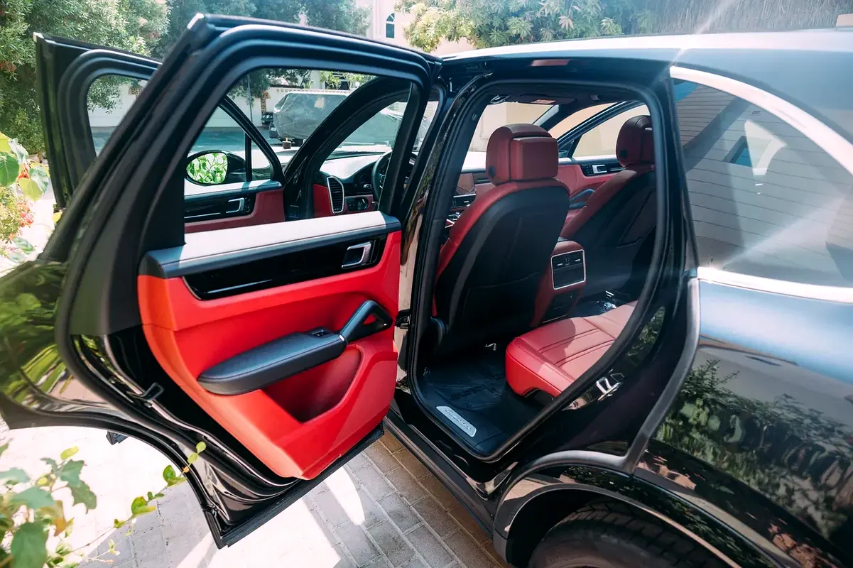 PORSCHE Cayenne Standard 2020 - photo 8 - Import Émirats | International Cars