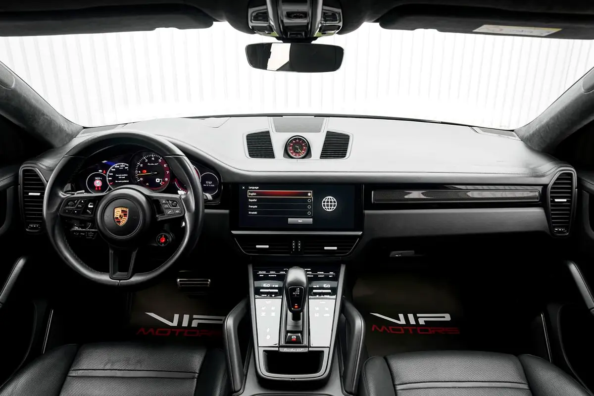 PORSCHE Cayenne Turbo GT 2022 - photo 10 - Import Émirats | International Cars