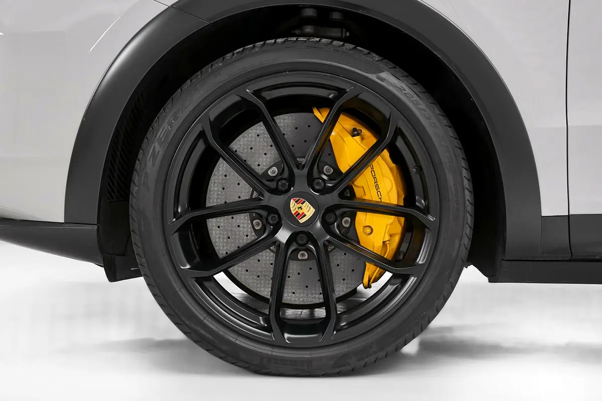 PORSCHE Cayenne Turbo GT 2022 - photo 8 - Import Émirats | International Cars