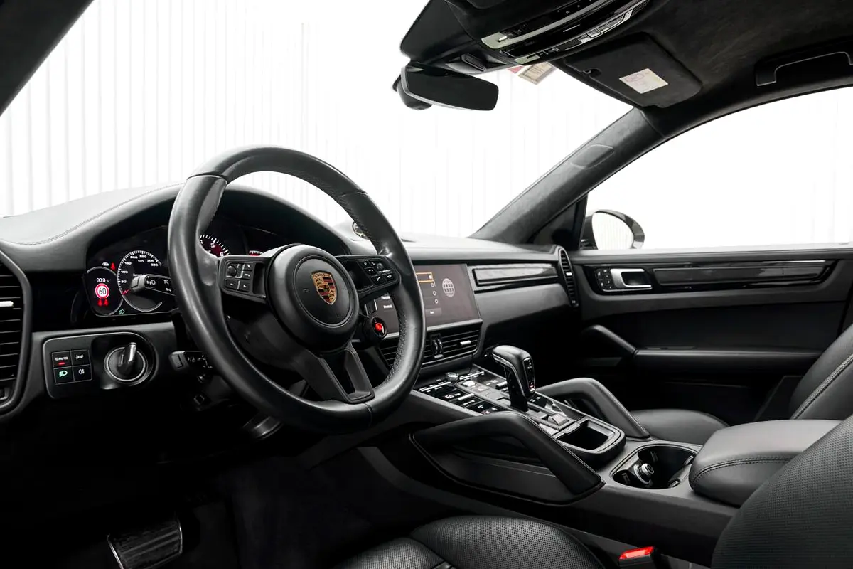 PORSCHE Cayenne Turbo GT 2022 - photo 9 - Import Émirats | International Cars