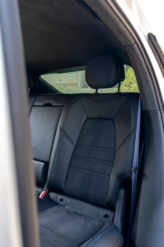 PORSCHE Cayenne Turbo GT 2024 - photo 10 - Import Émirats | International Cars