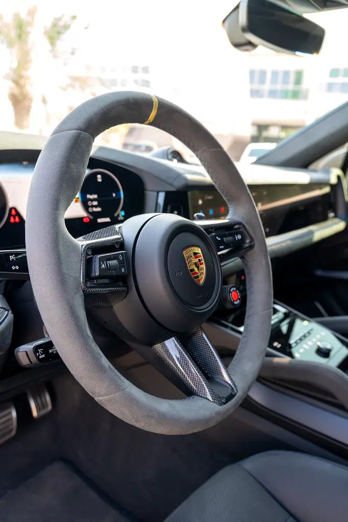 PORSCHE Cayenne Turbo GT 2024 - photo 3 - Import Émirats | International Cars