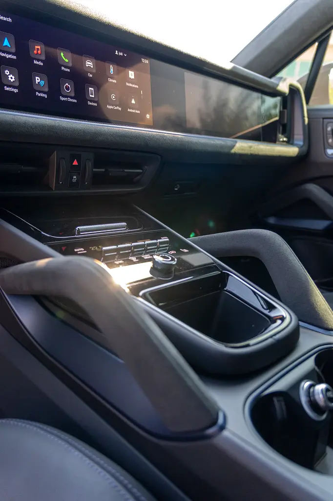 PORSCHE Cayenne Turbo GT 2024 - photo 4 - Import Émirats | International Cars