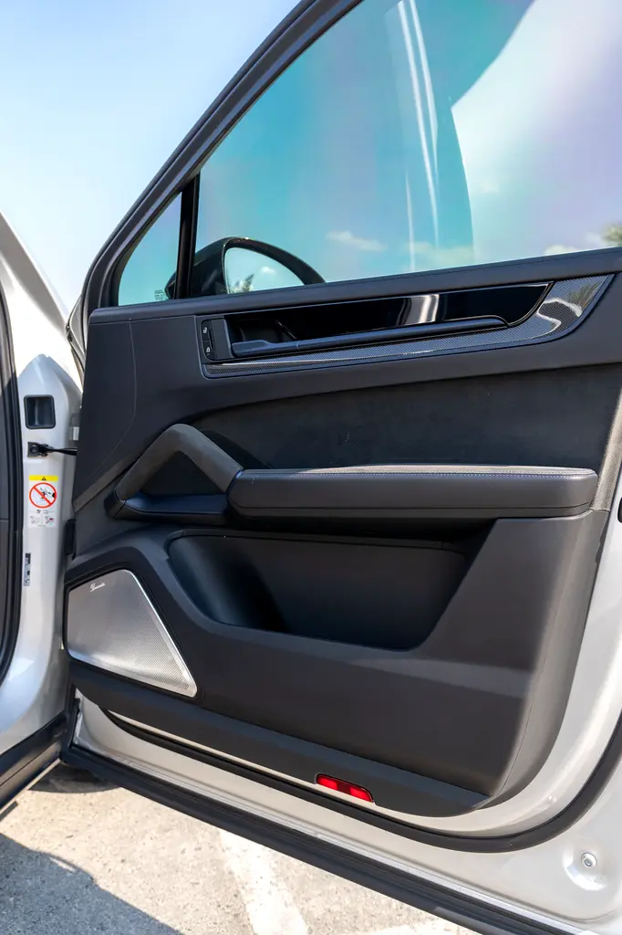 PORSCHE Cayenne Turbo GT 2024 - photo 9 - Import Émirats | International Cars