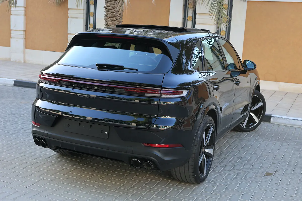 PORSCHE Cayenne Sport Chrono Package 2024 - photo 3 - Import Émirats | International Cars