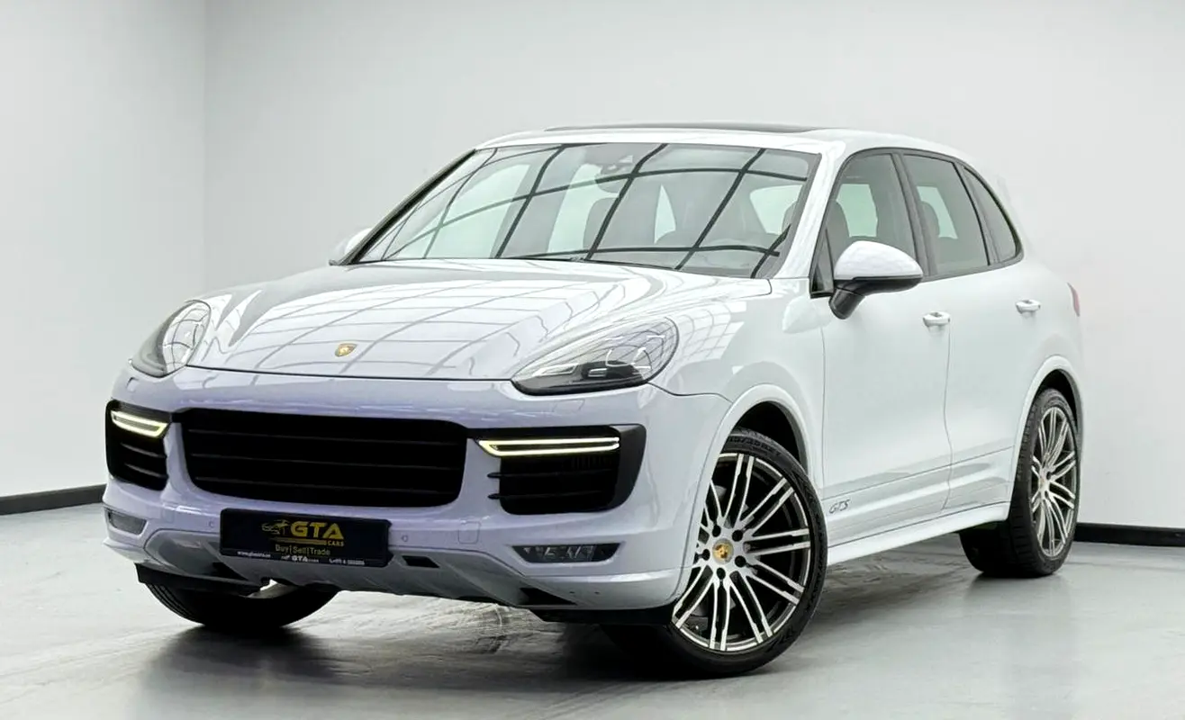PORSCHE Cayenne GTS 2016