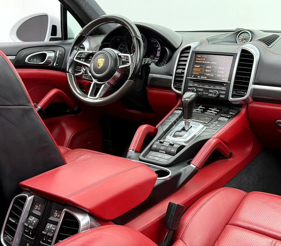 PORSCHE Cayenne GTS 2016 - photo 11 - Import Émirats | International Cars