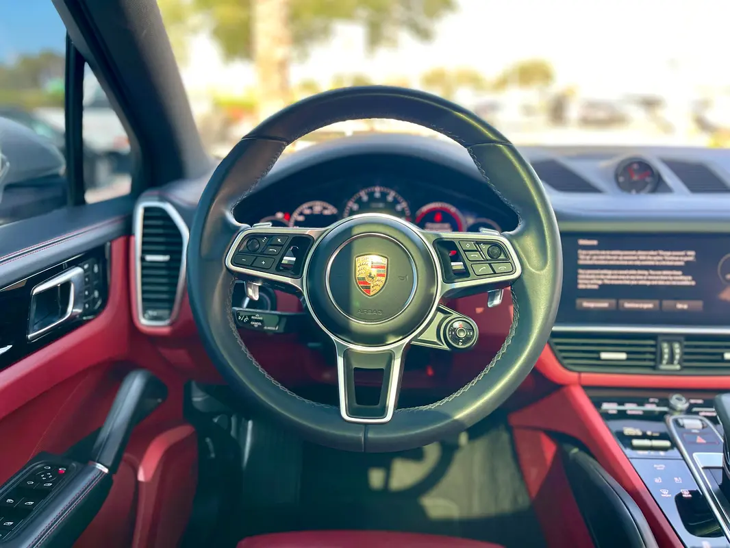 PORSCHE Cayenne Standard 2023 - photo 10 - Import Émirats | International Cars